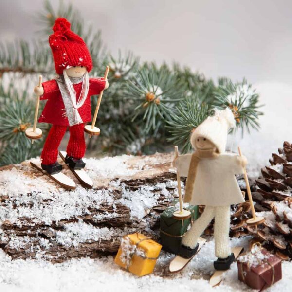 Коледна декорация-Дете скиор в бяло