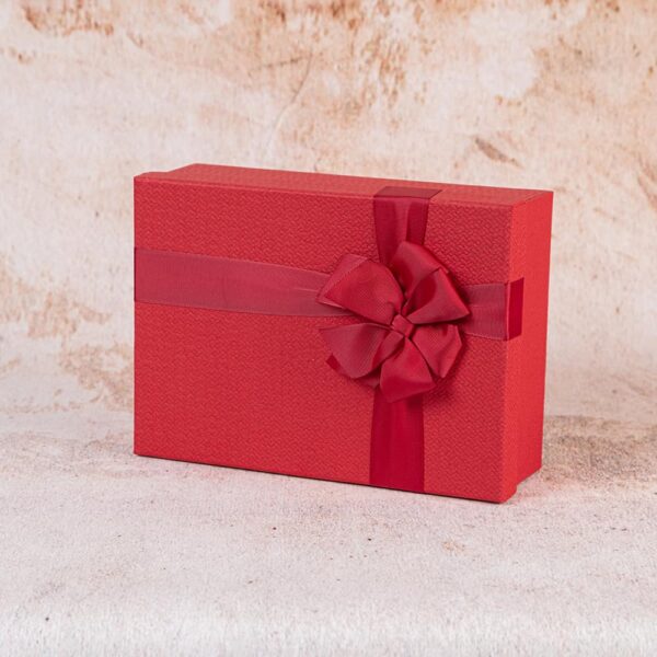Подаръчна кутия от серията Сатенена панделка-S