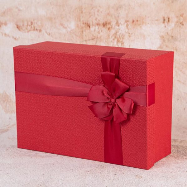 Подаръчна кутия от серията Сатенена панделка-L