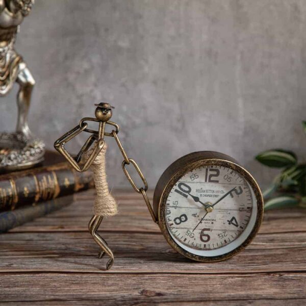 Часовник -Тя и времето