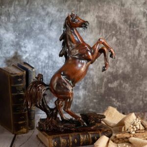Декоративна статуетка изправен кон