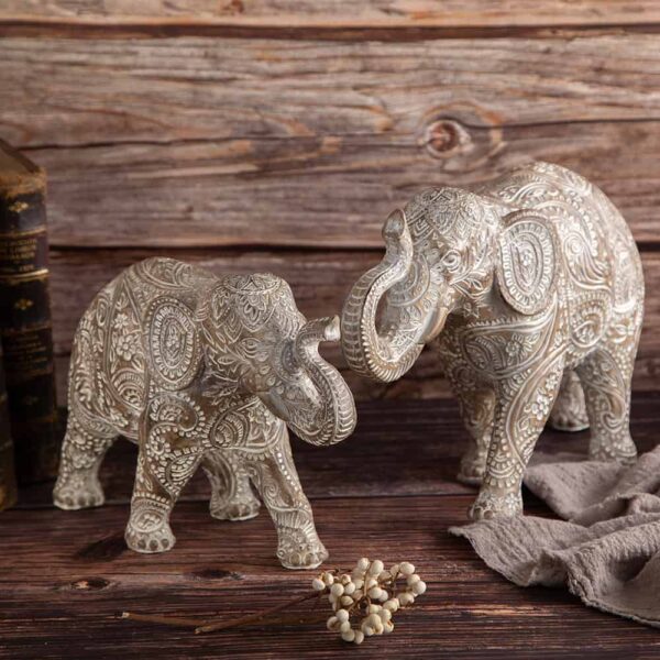 Декоративна статуетка Слон с орнаменти - среден