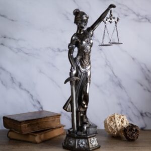 Декоративна статуетка Темида - Правосъдие и Изкуство
