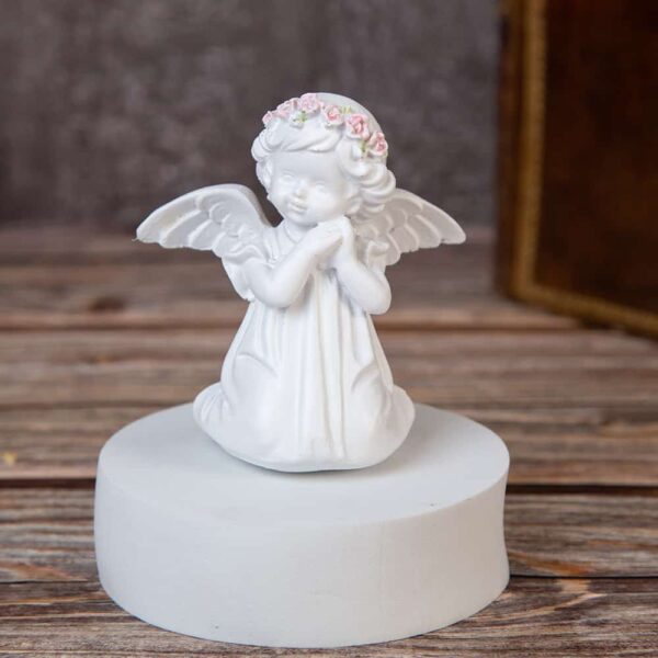 Декоративна статуетка Ангелче - Духовност в дома