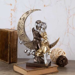 Декоративна статуетка - Любов и луна