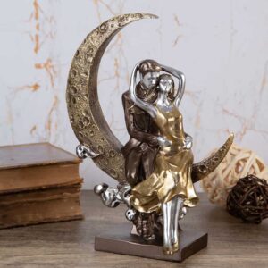 Декоративна статуетка - Любов и луна