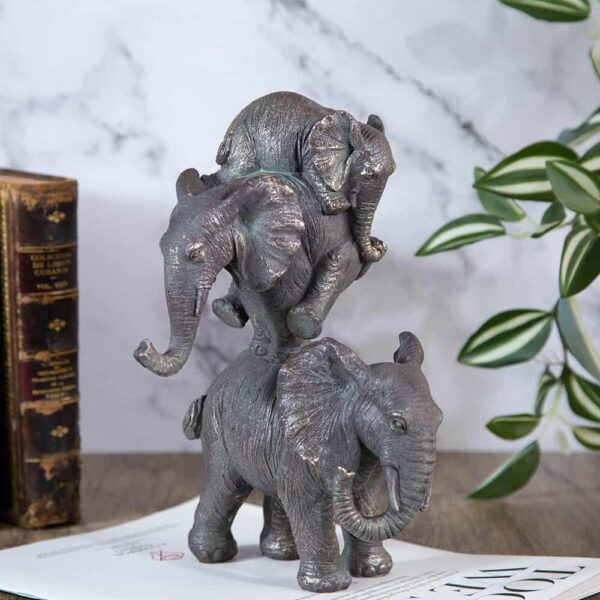 Декоративна статуетка - Семейна Връзка три слона