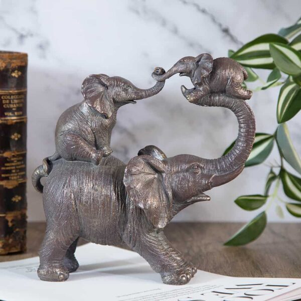 Декоративна статуетка - Забавна енергия три слона