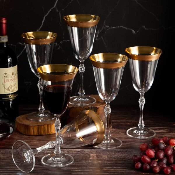 Чаши за червено вино от серията Парус - злато