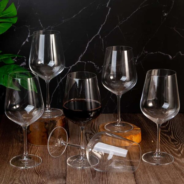 Чаши за червено вино от серията Стрикс - 580мл