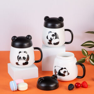 Подаръчна Чаша с капаче и лъжичка Панда - 430мл