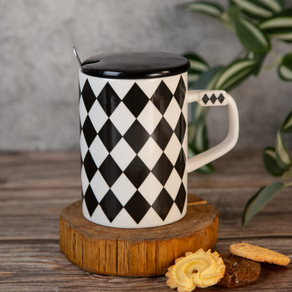 Подаръчна Чаша с капаче и лъжичка Черно и бяло - 330мл