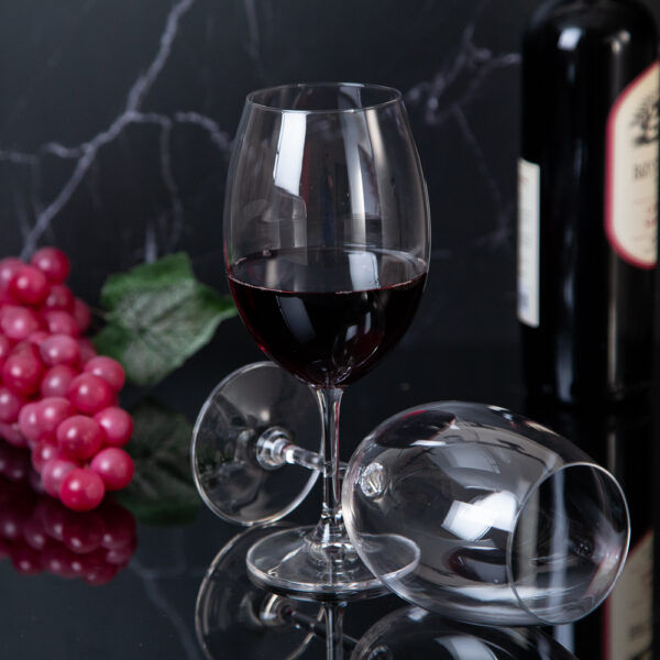 Чаши за червено вино от серията Кристалин - 590мл