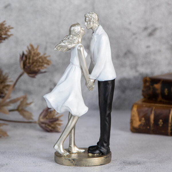 Декоративна статуетка - Двама влюбени