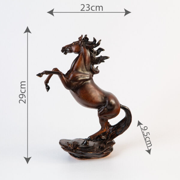 Декоративна статуетка среден кон