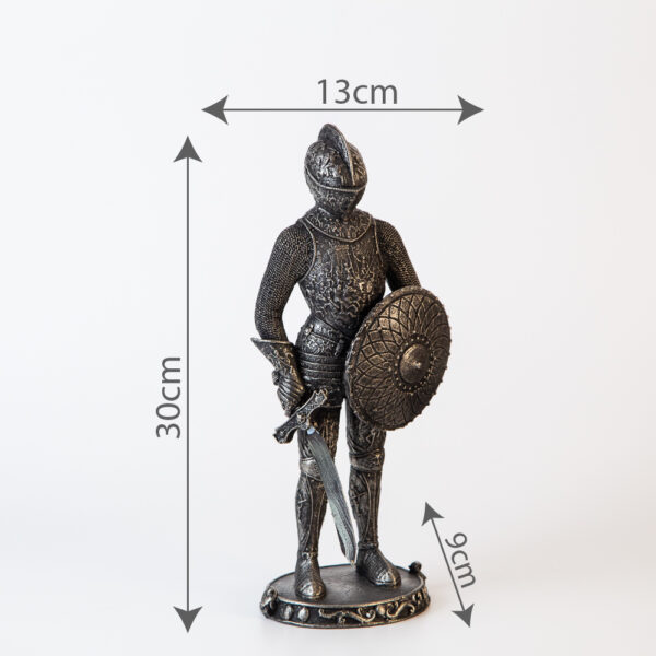 Декоративна статуетка - Рицар с меч